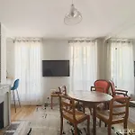 Unique One-Bedroom Apartment Near The Arc De Triomphe
