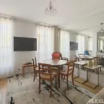 Unique One-Bedroom Apartment Near The Arc De Triomphe