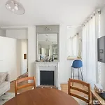 Unique One-Bedroom Apartment Near The Arc De Triomphe