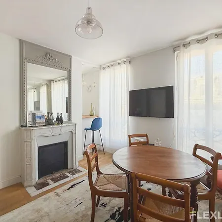 Unique One-bedroom Near The Arc De Triomphe Appartamento Parigi