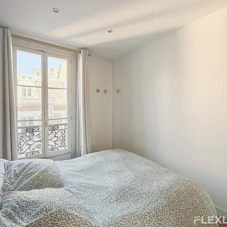 Appartamento Unique One-bedroom Near The Arc De Triomphe Parigi