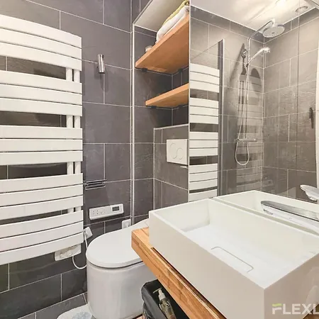 Appartamento Unique One-bedroom Near The Arc De Triomphe Parigi