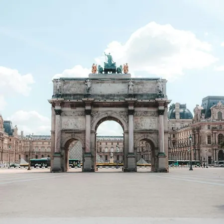 Unique One-bedroom Near The Arc De Triomphe Appartamento Parigi